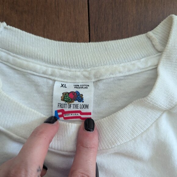 'I DON'T DO MORNINGS' VINTAGE FUNNY GRAPHIC TSHIRT - Picture 3 of 3